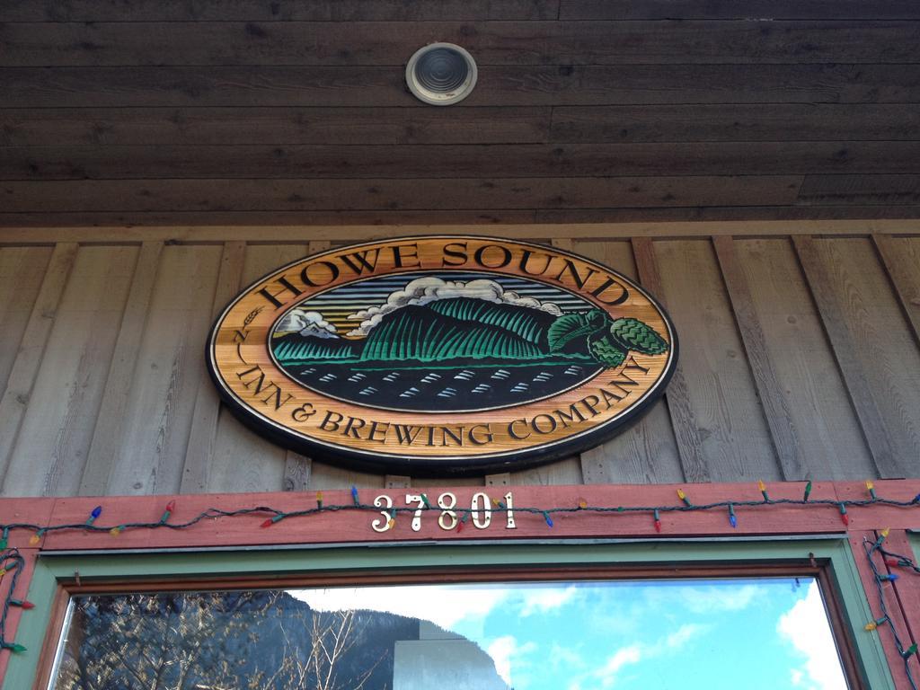 Howe Sound & Brewing Company Inn 3*