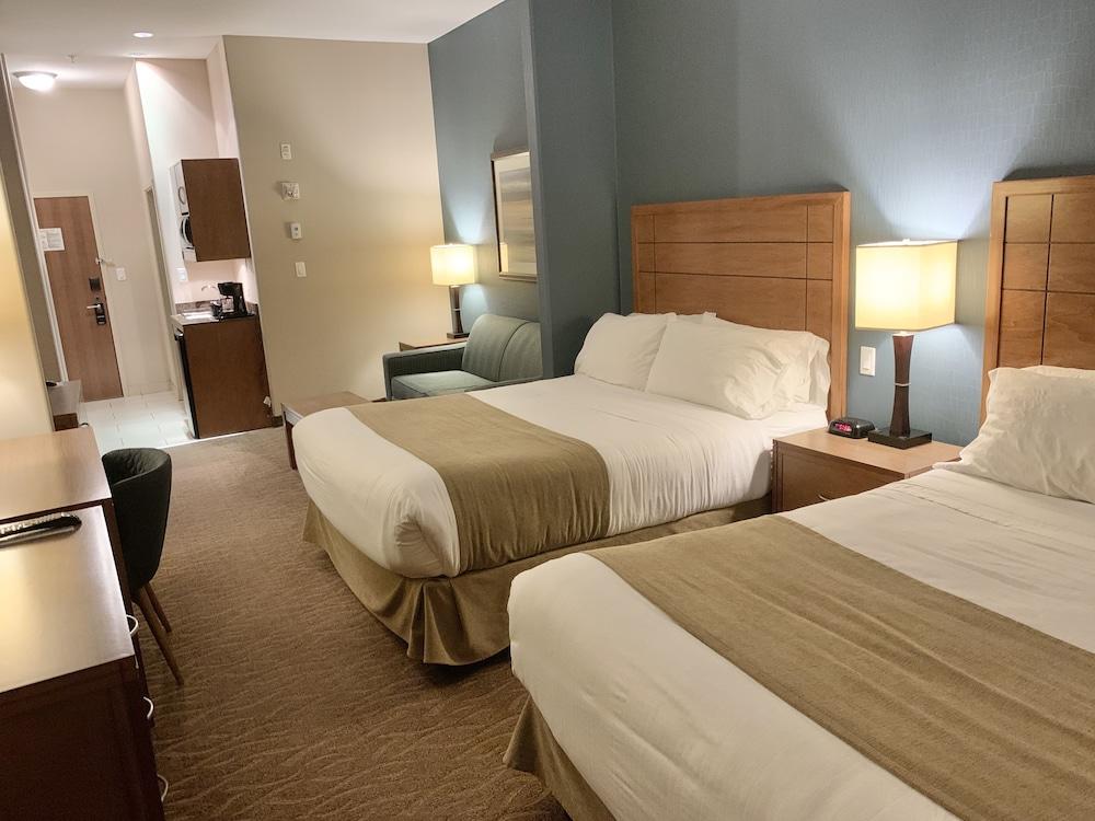 Hotel Sandman And Squamish