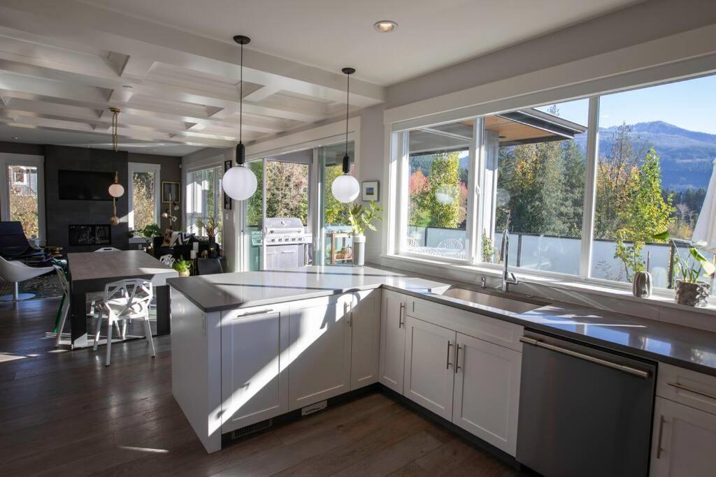 Mountain Serenity Meets Luxury Holiday home Squamish
