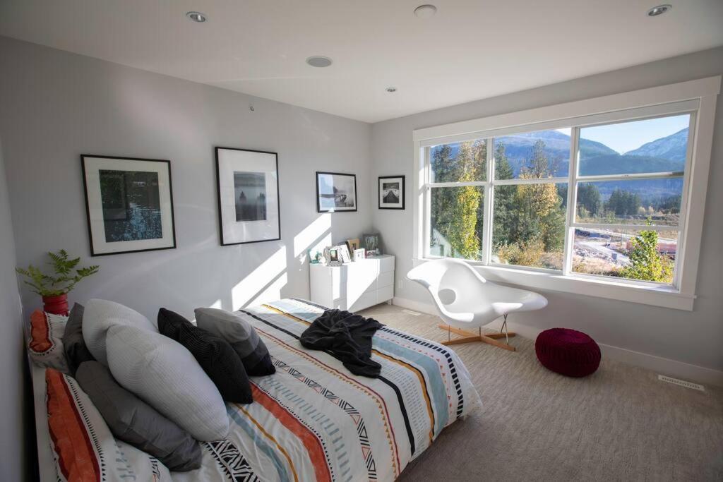 Mountain Serenity Meets Luxury