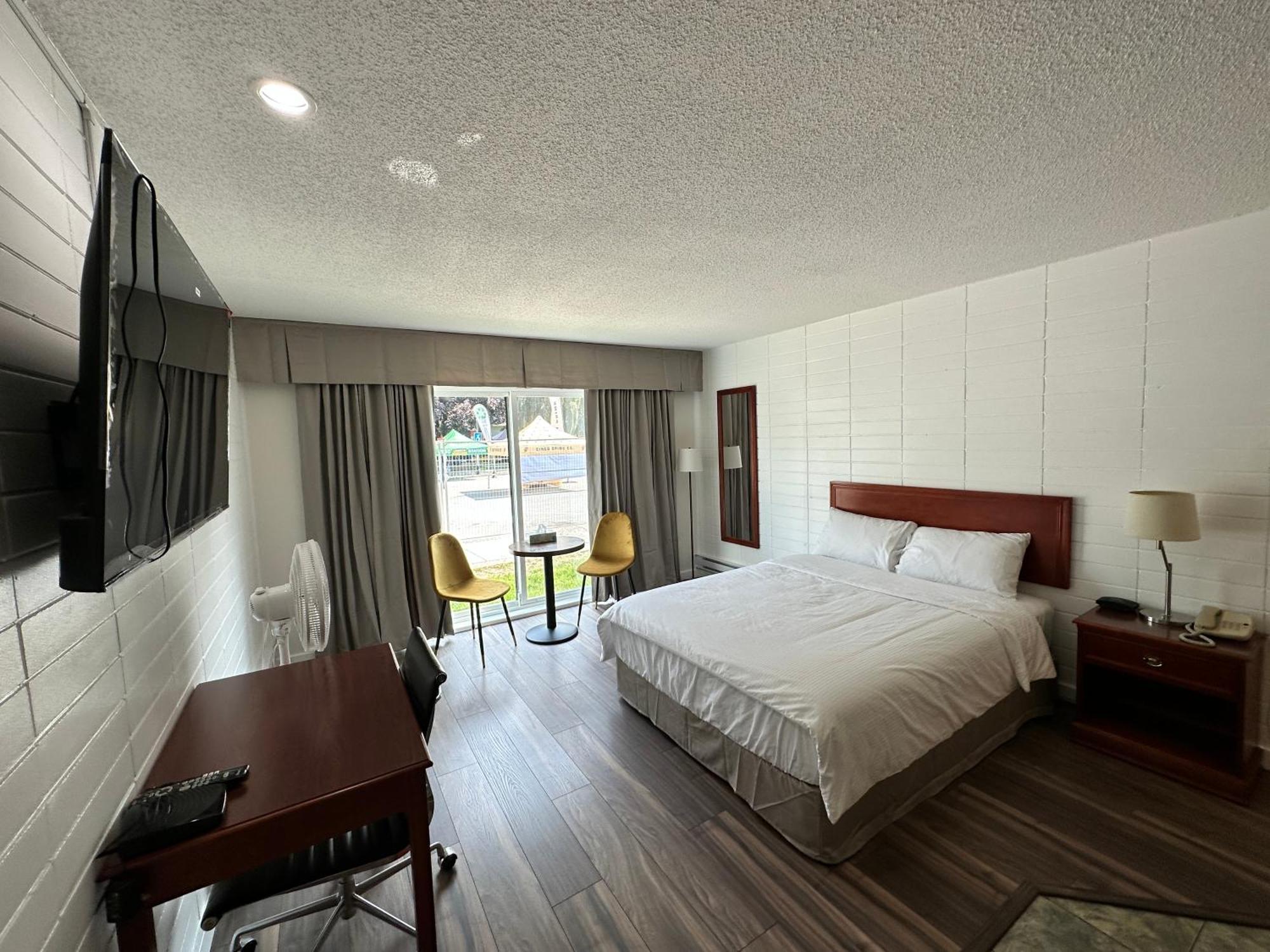 August Jack Inn Motel
