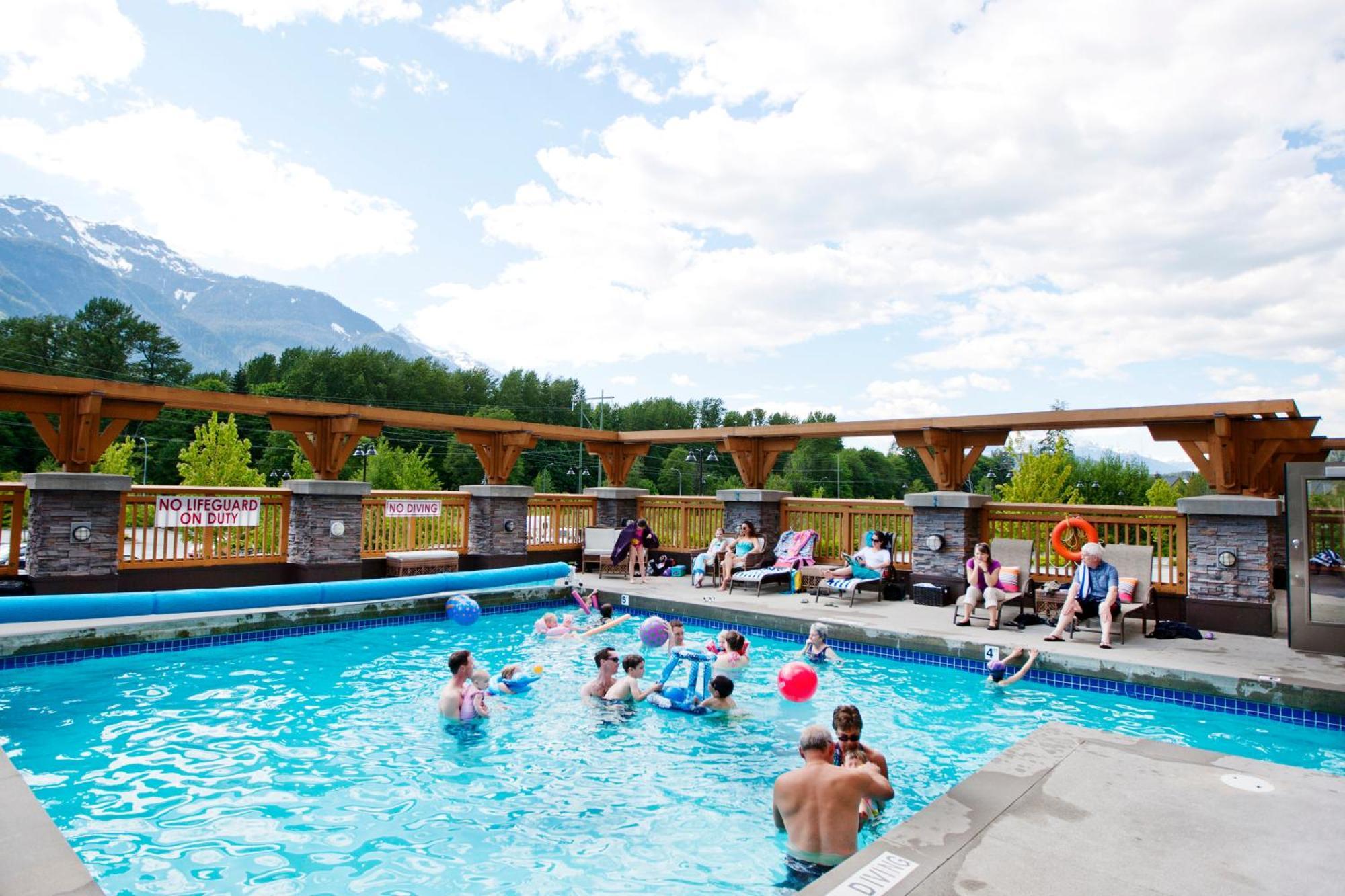 Executive And Resort, Squamish