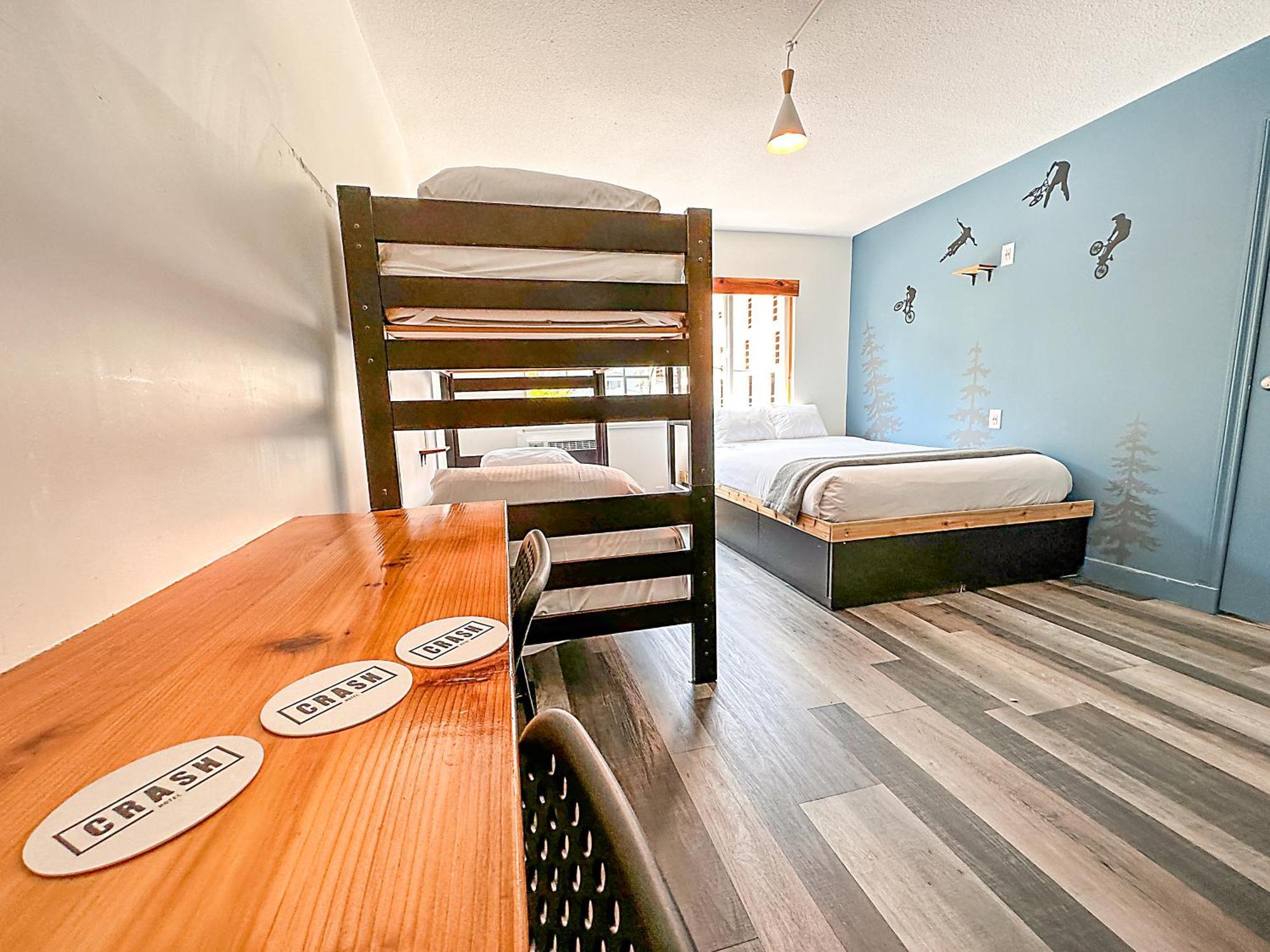 Crash Hotel