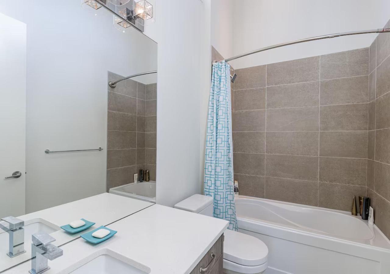 Large Modern In Holiday home Squamish