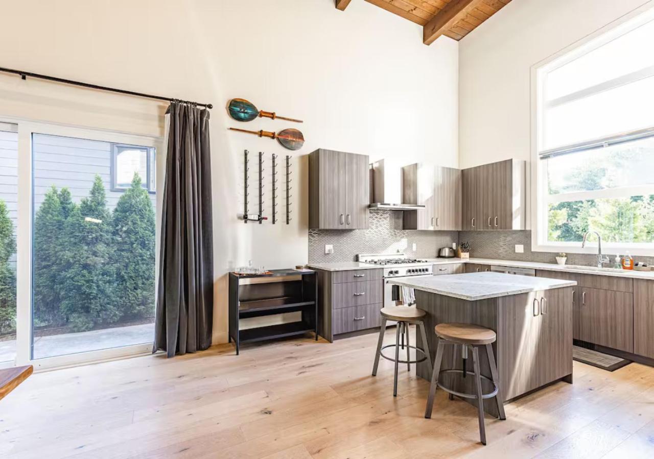 Large Modern In