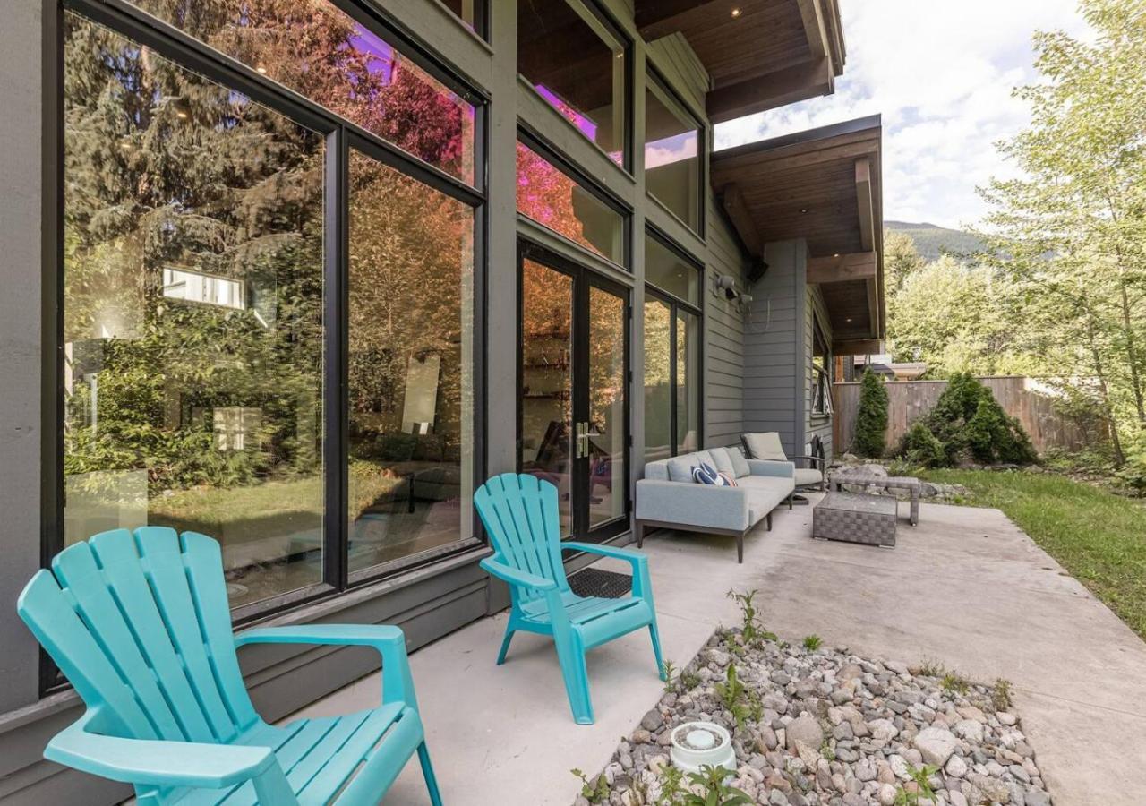 Large Modern In Holiday home *