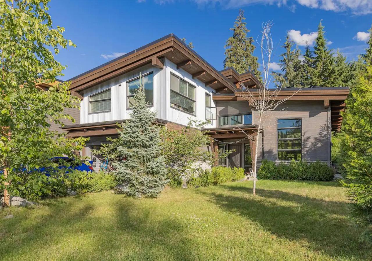 Large Modern In * Squamish