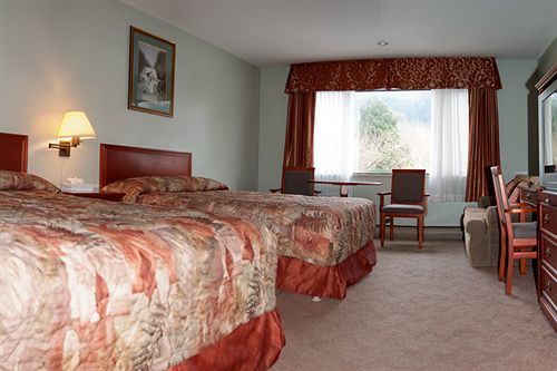 August Jack Inn 2*