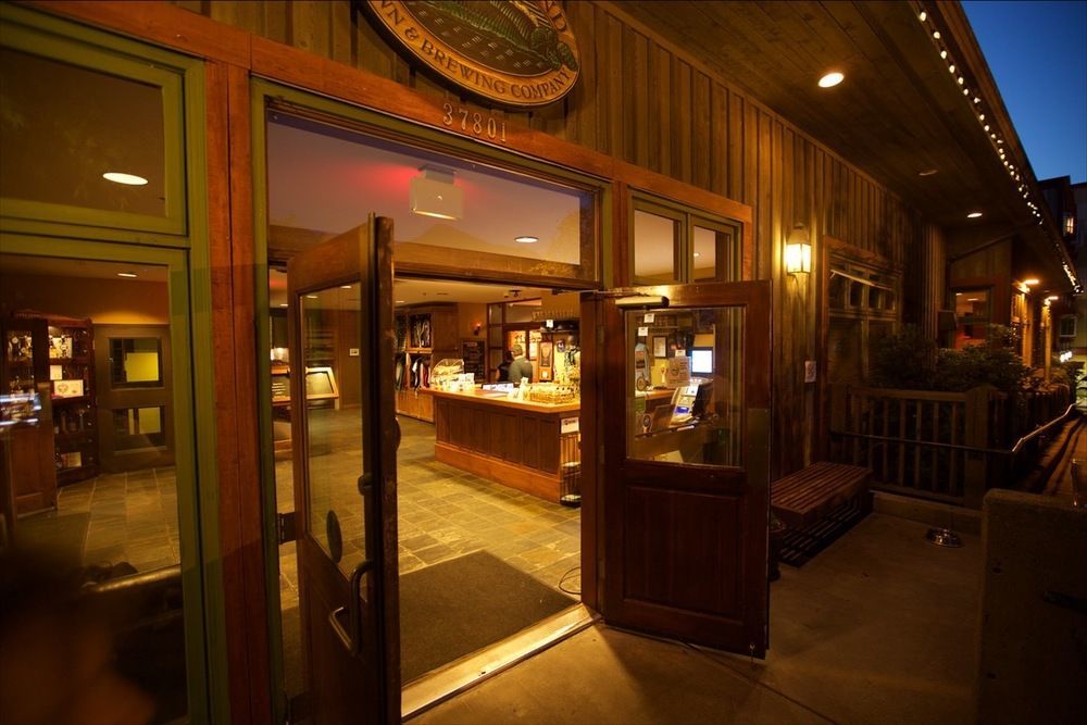 Inn Howe Sound & Brewing Company 3*
