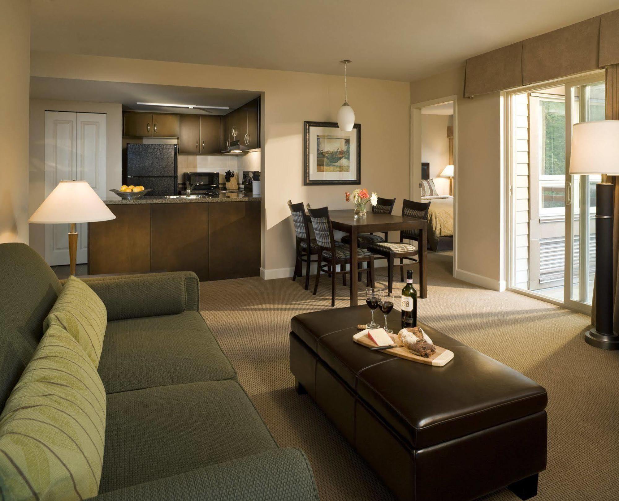 Executive And Resort, 3* Squamish