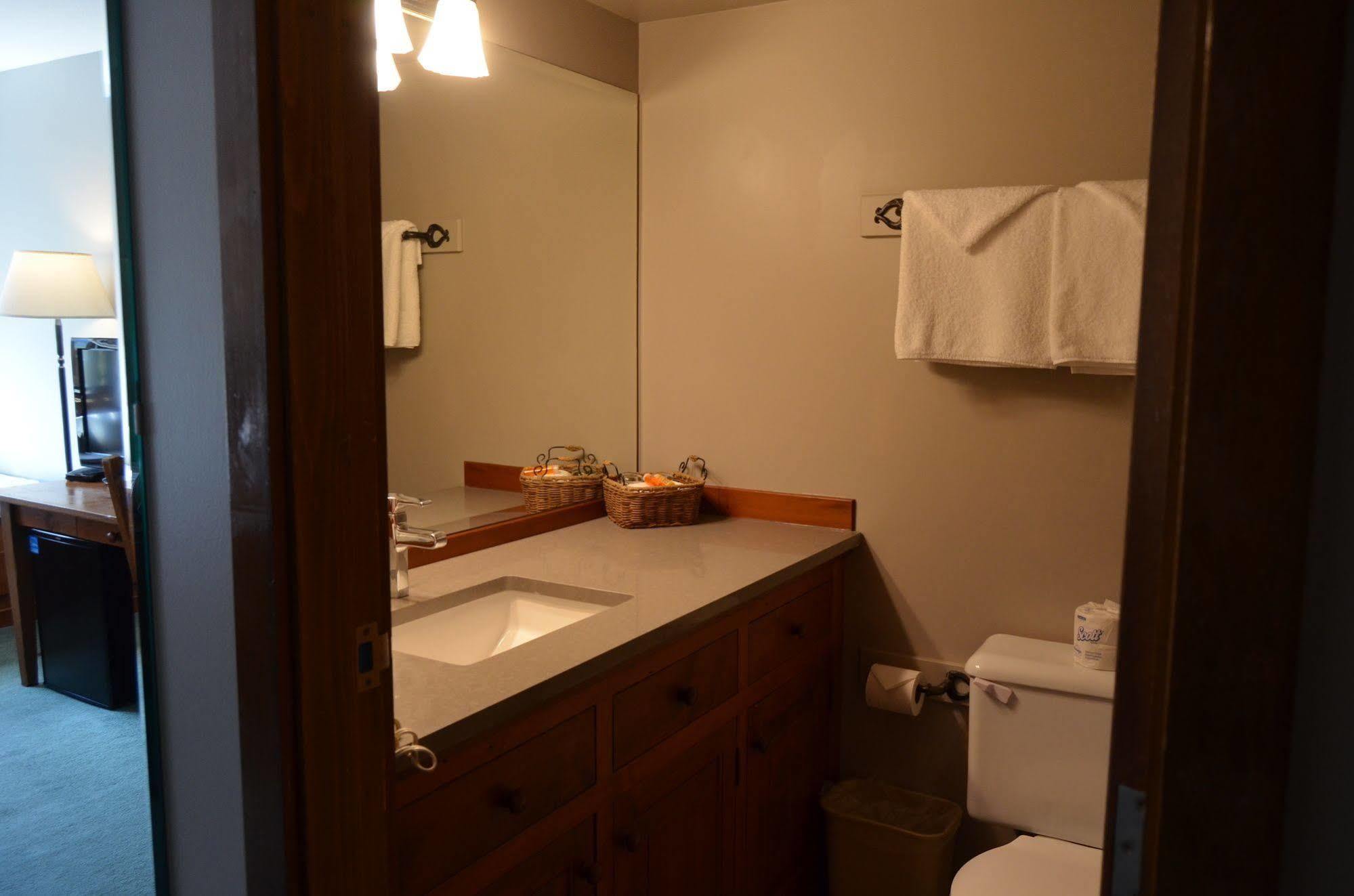 Howe Sound & Brewing Company Inn Squamish