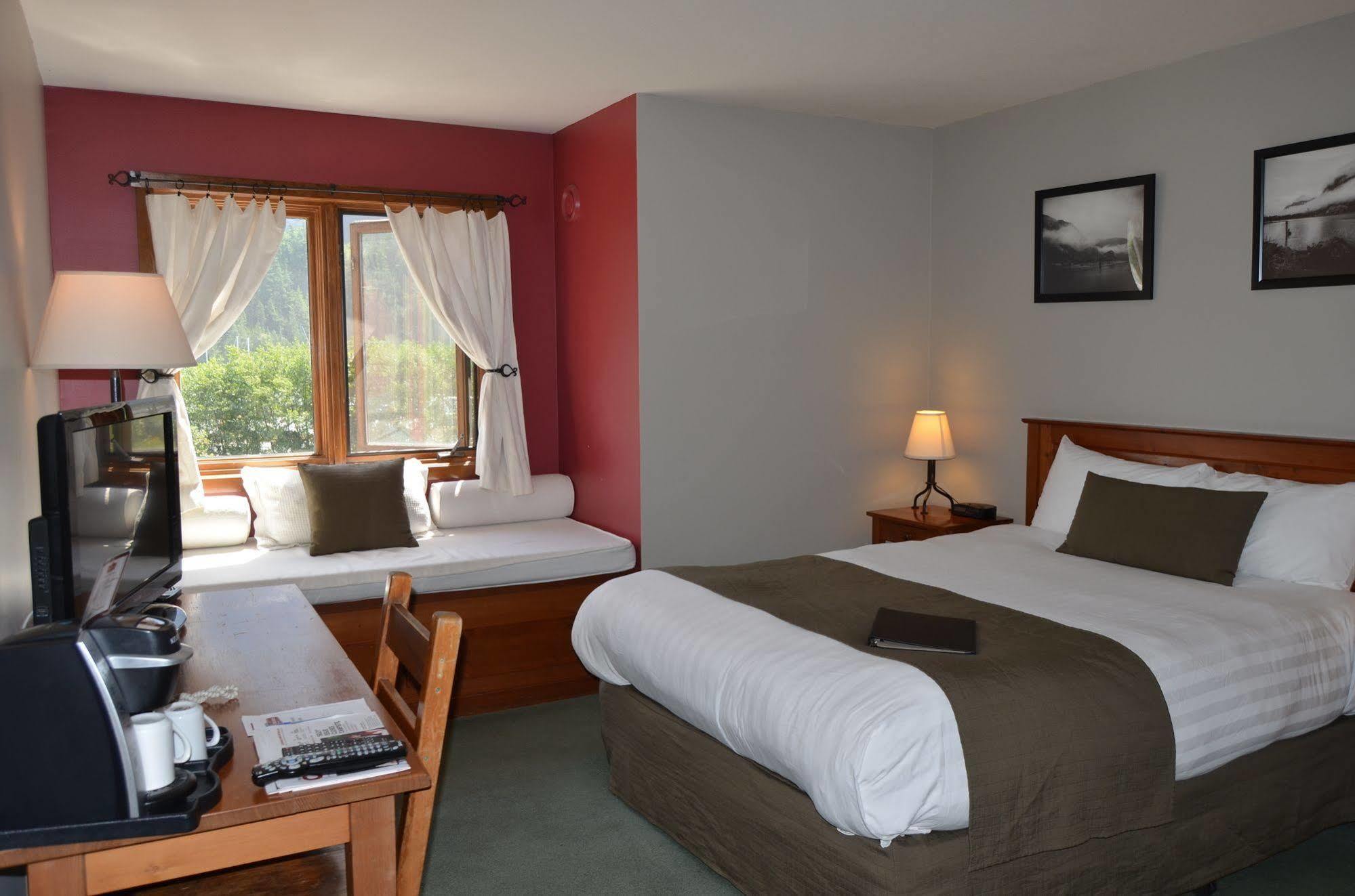 Inn Howe Sound & Brewing Company 3*