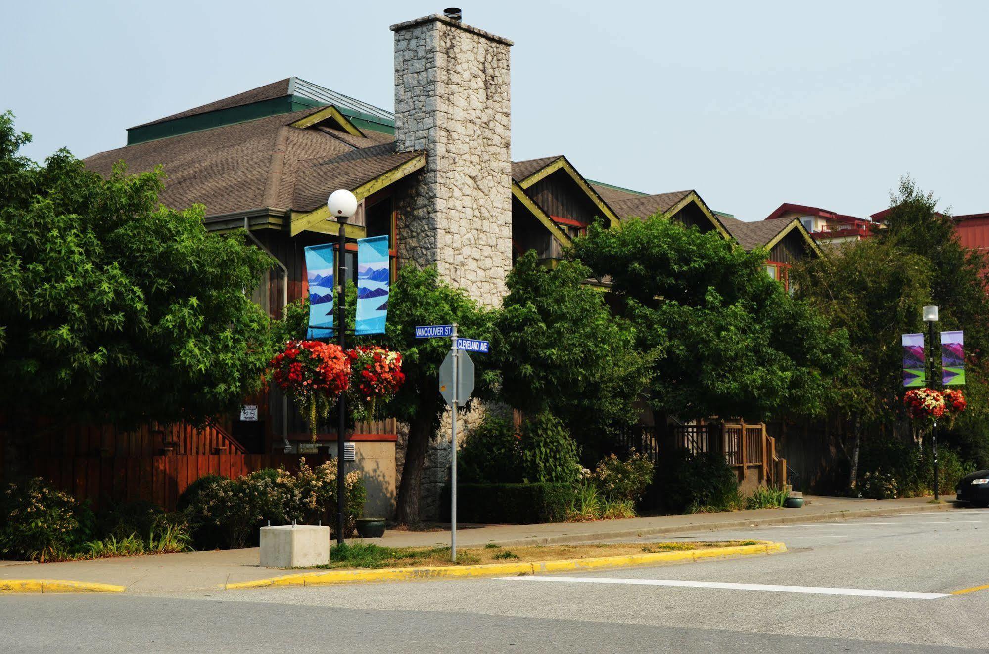 Howe Sound & Brewing Company 3* Squamish