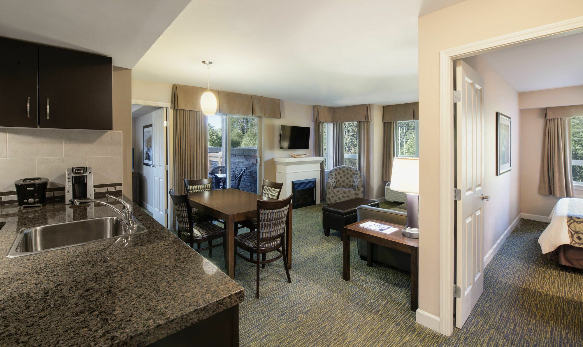 Executive And Resort, 3* Squamish
