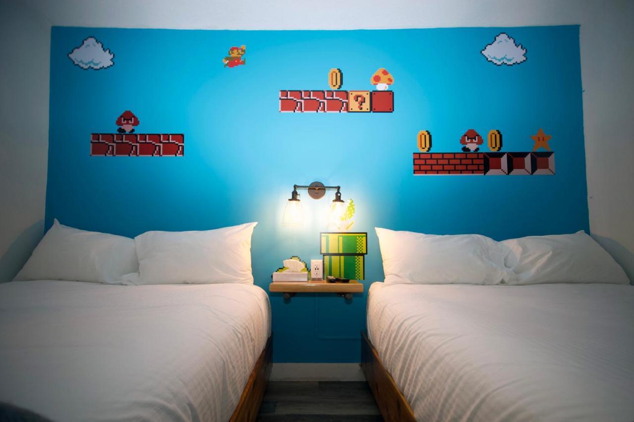 Crash Hotel