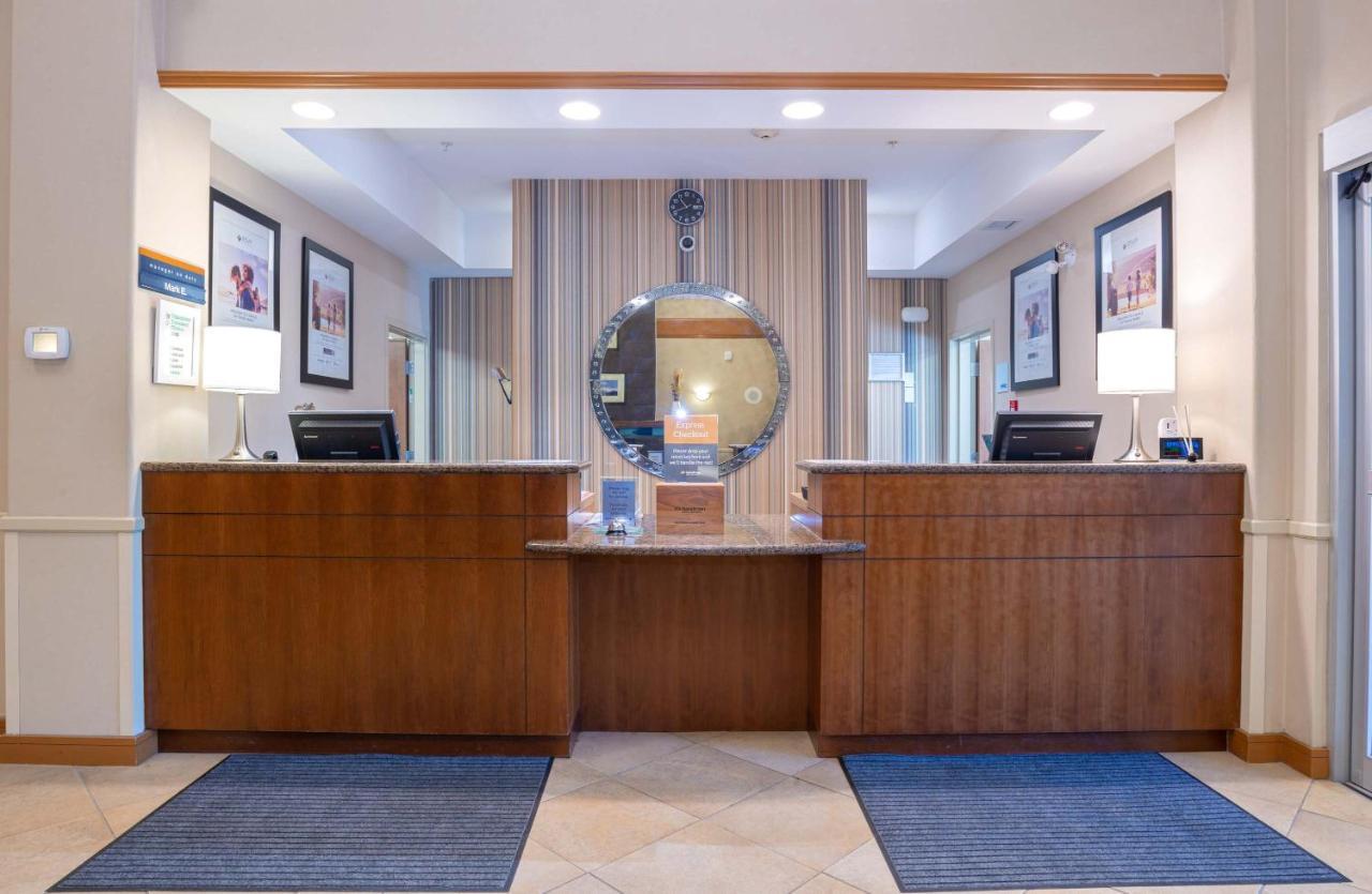 Hotel Sandman And